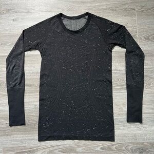 Lululemon Swiftly Tech Long Sleeve Size 6 Crew Neck Anti Odor Black
